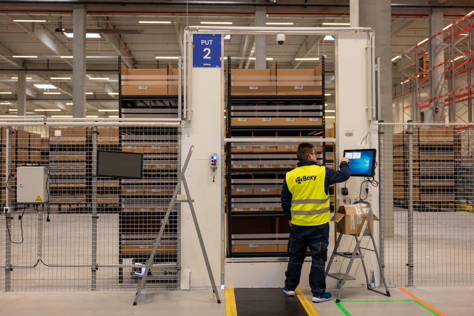 Scalable warehouse deployment