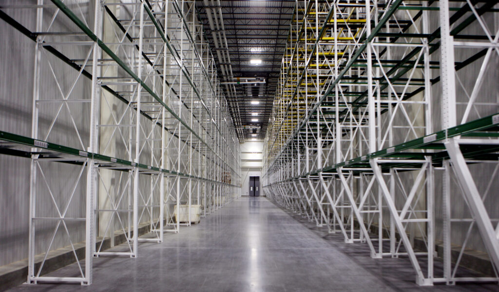 Selective pallet rack system
